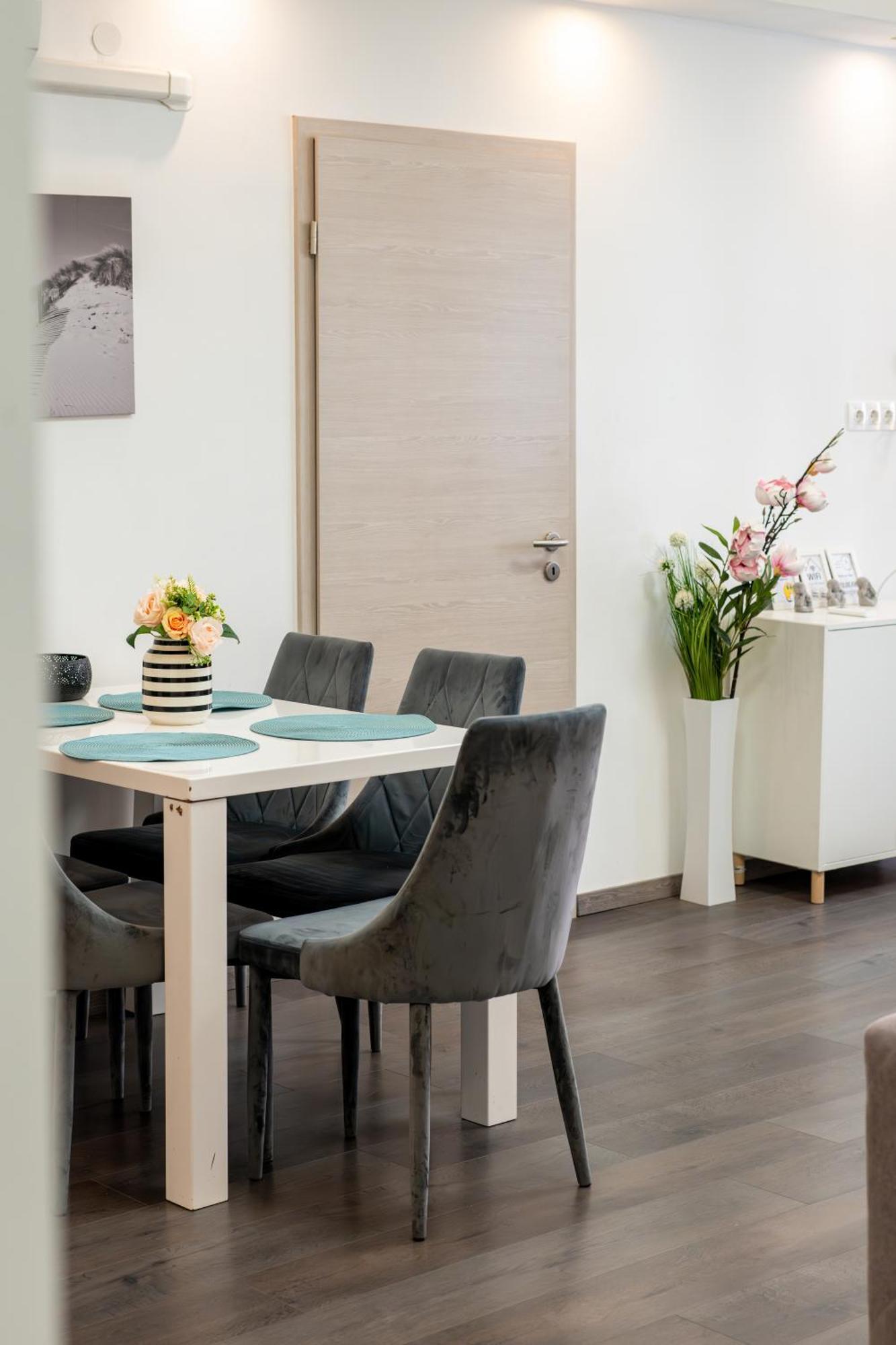 Rumbach 2022 Modern Apartment Boedapest Buitenkant foto